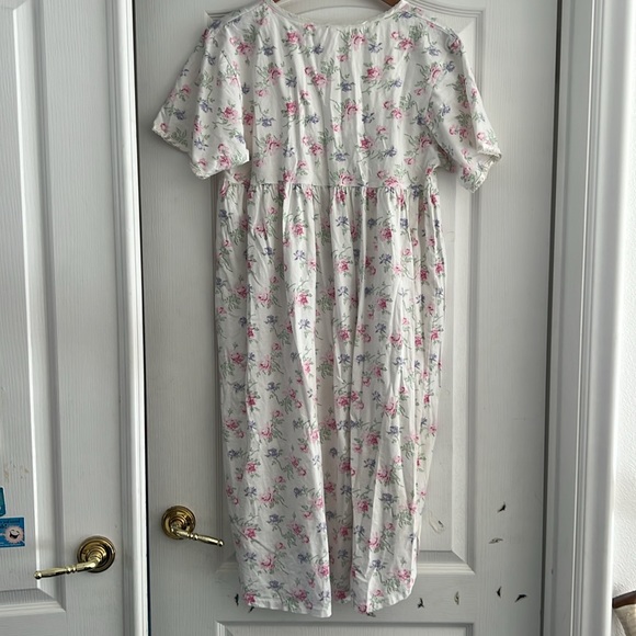 Night gown by At. Eve - Picture 5 of 5